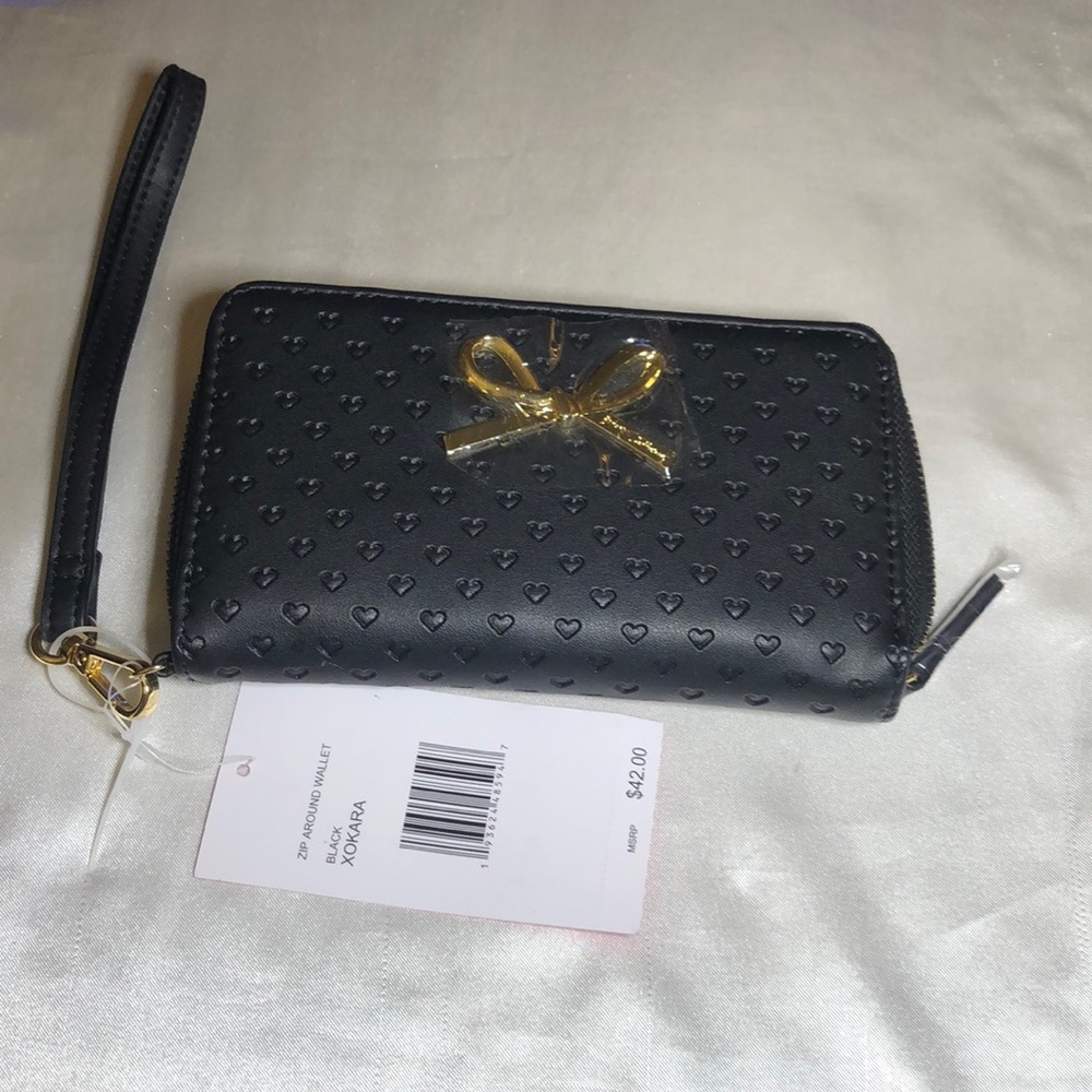 Betsey Johnson Black Faux Leather ZA Wallet With Embossed Hearts NWT